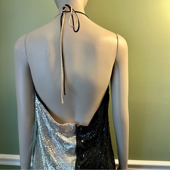 - Alice + Olivia - $795 Ally Metallic Faux Wrap Dress, Black and Silver, Size 12 - Picture 4 of 16